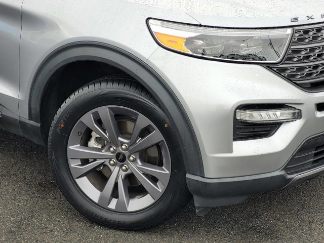 Certified 2022 Ford Explorer XLT w/ Equipment Group 202A image 9