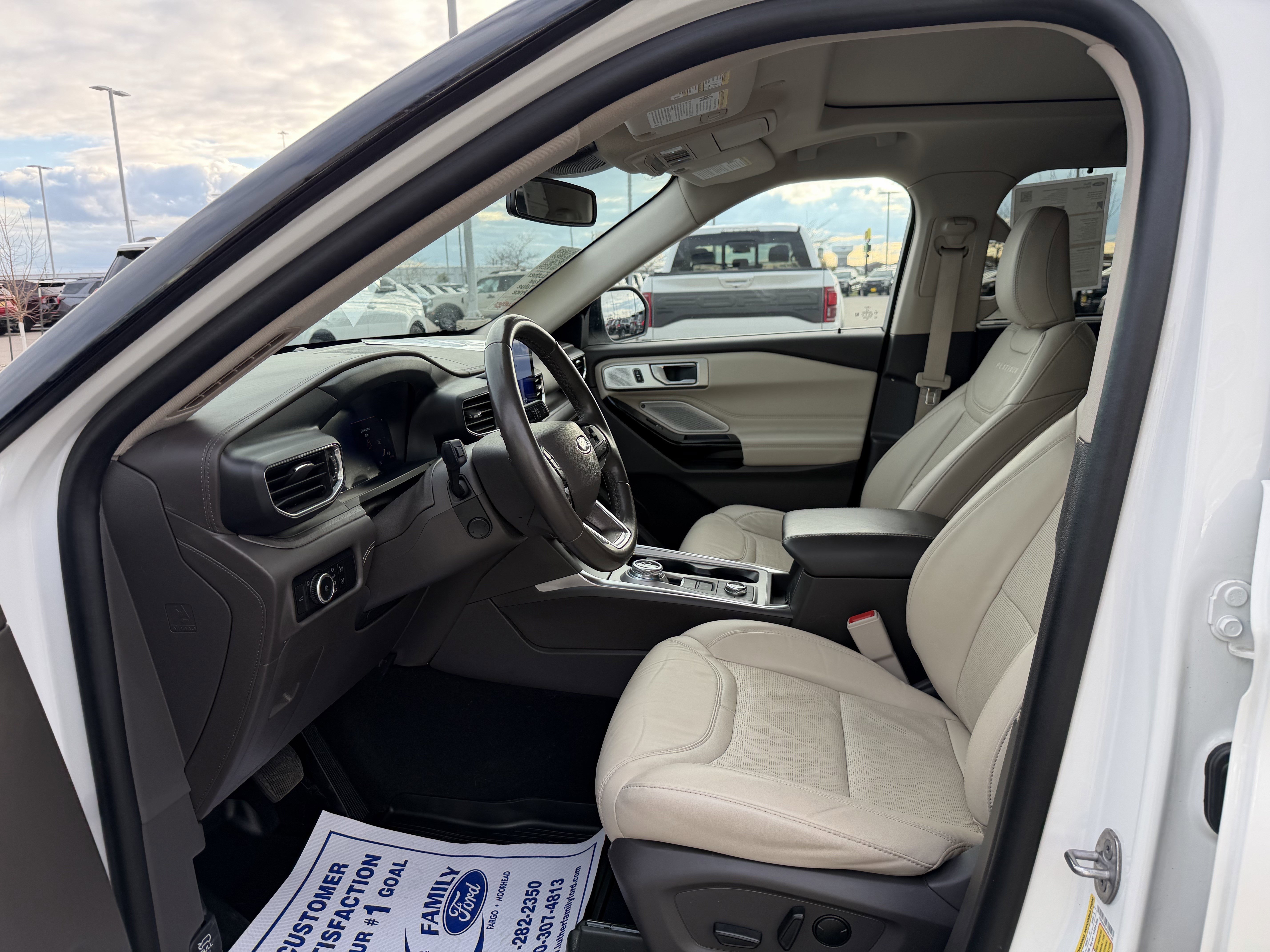 Certified 2023 Ford Explorer Platinum w/ Technology Package AWD/4WD image 18