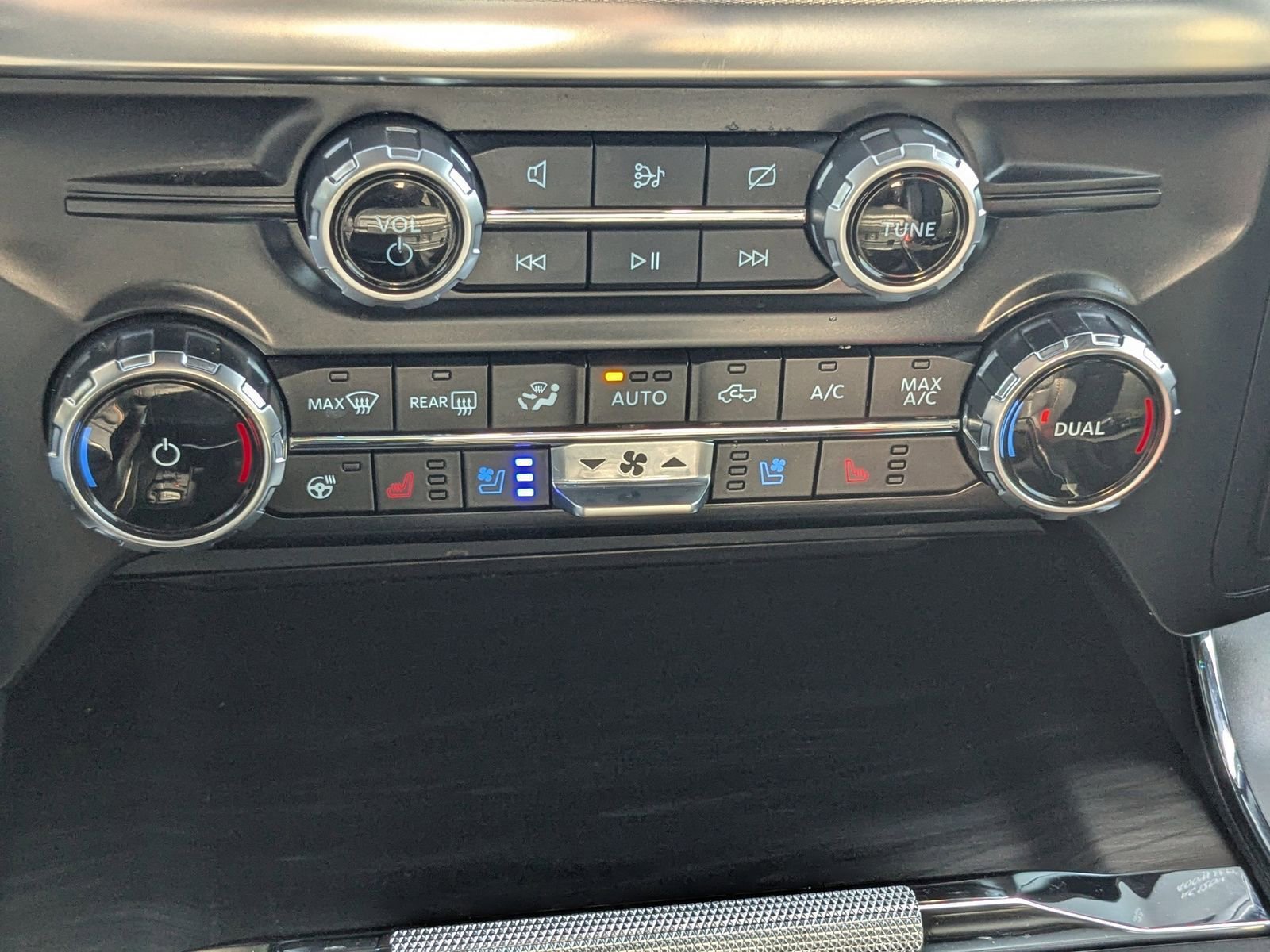 Certified 2024 Ford F150 Lariat w/ Equipment Group 502A High image 24