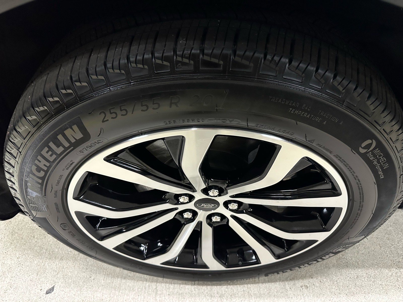 Certified 2025 Ford Explorer ST-Line image 13