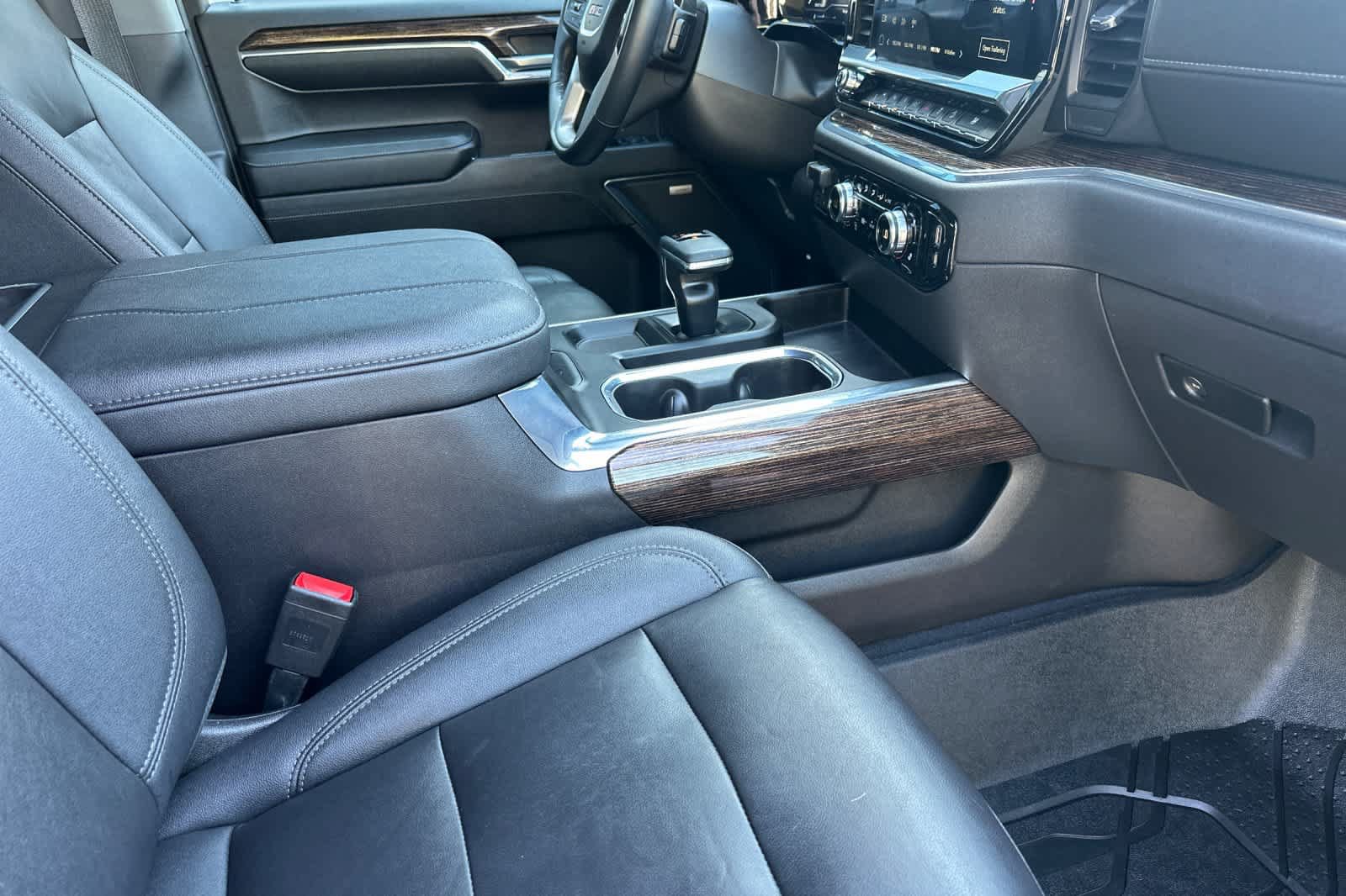 Used 2023 GMC Sierra 1500 Elevation w/ Elevation Premium Package AWD/4WD image 15