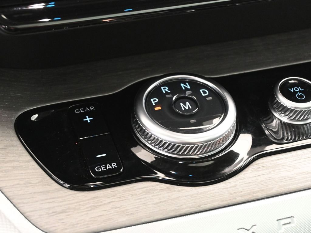 Certified 2025 Ford Expedition Max Platinum image 18