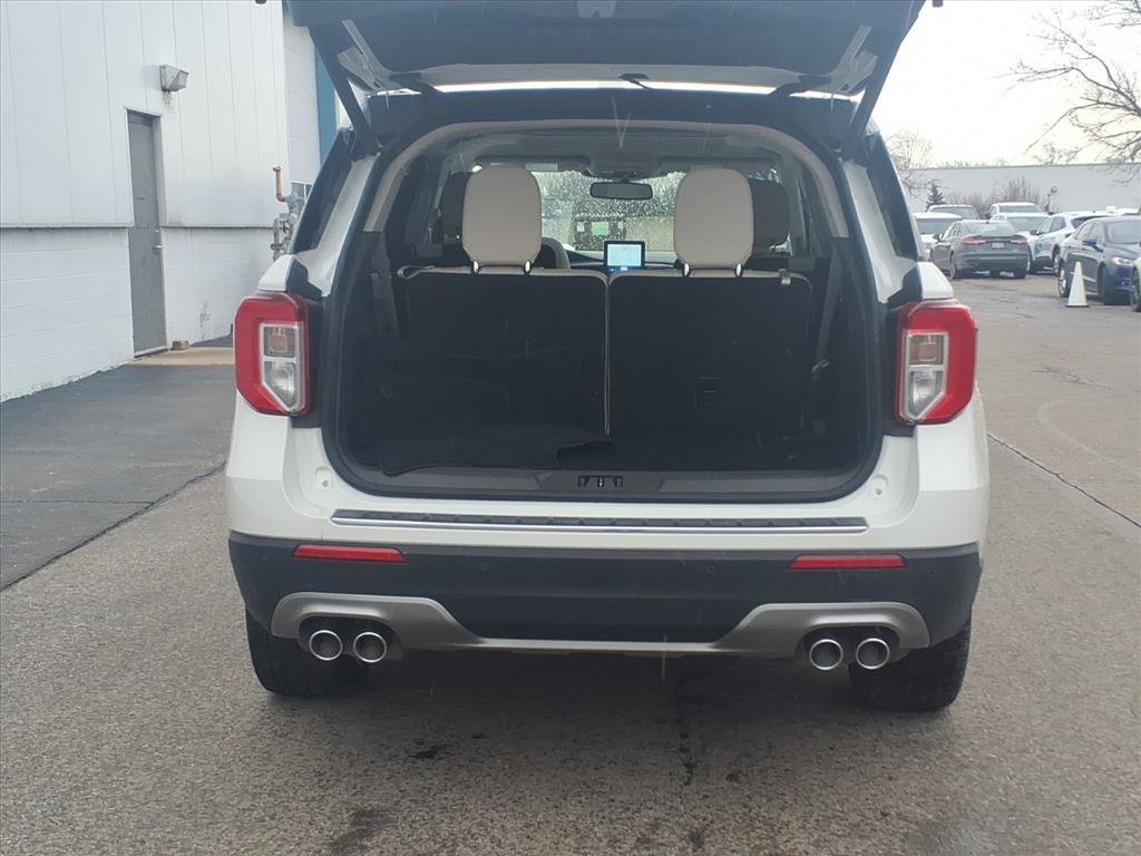 Certified 2023 Ford Explorer Platinum w/ Technology Package image 7