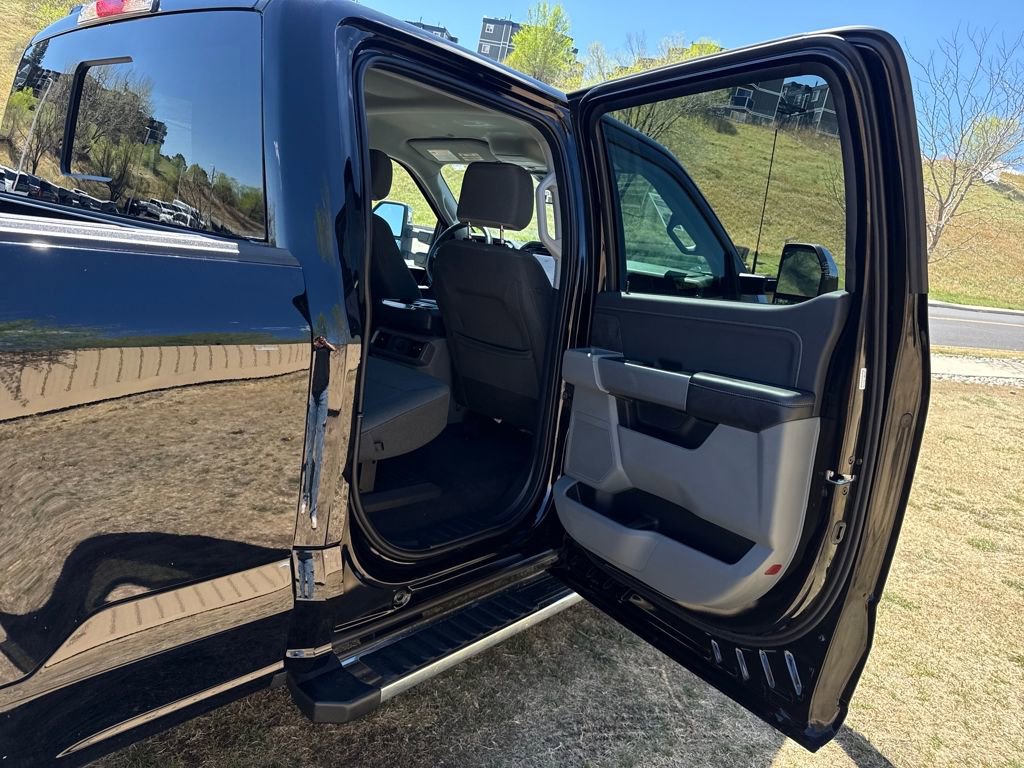 Certified 2025 Ford F150 XLT w/ Equipment Group 302A MID AWD/4WD image 19