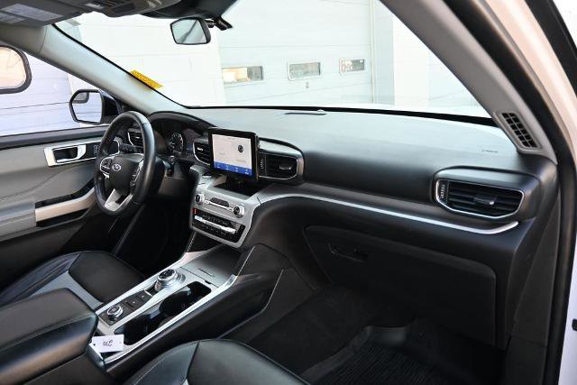 Certified 2022 Ford Explorer XLT w/ Equipment Group 202A image 7