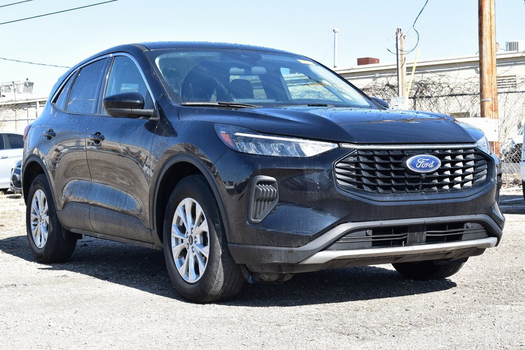 Certified 2023 Ford Escape Active w/ Tech Pack #2 image 3