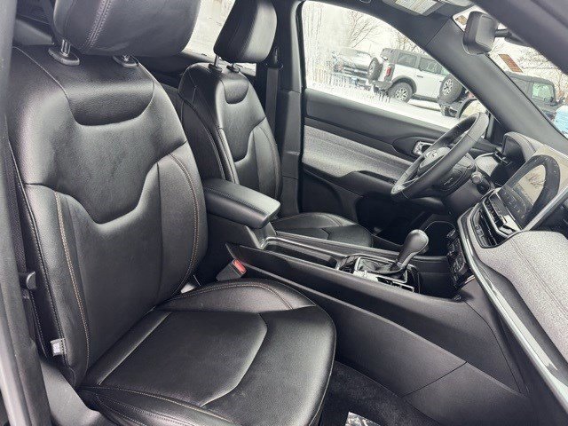 Used 2024 Jeep Compass Latitude image 34