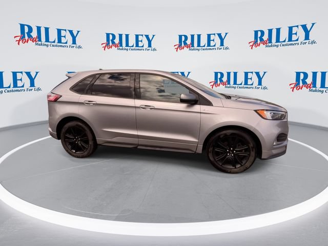 Certified 2022 Ford Edge ST-Line w/ Class II Trailer Tow Package AWD/4WD image 10