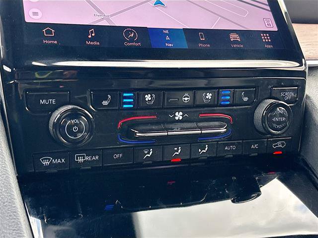 Used 2024 Jeep Grand Cherokee L Summit w/ Advanced Protech Group IV AWD/4WD image 17