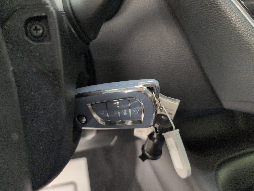 Used 2025 Toyota Corolla LE FWD image 39
