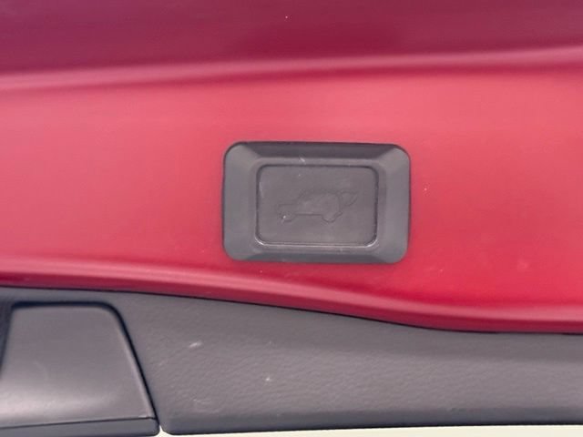 Used 2019 Toyota RAV4 XLE Premium FWD image 34