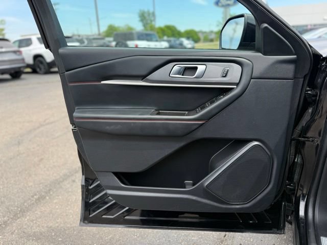 Certified 2025 Ford Explorer ST-Line AWD/4WD image 13