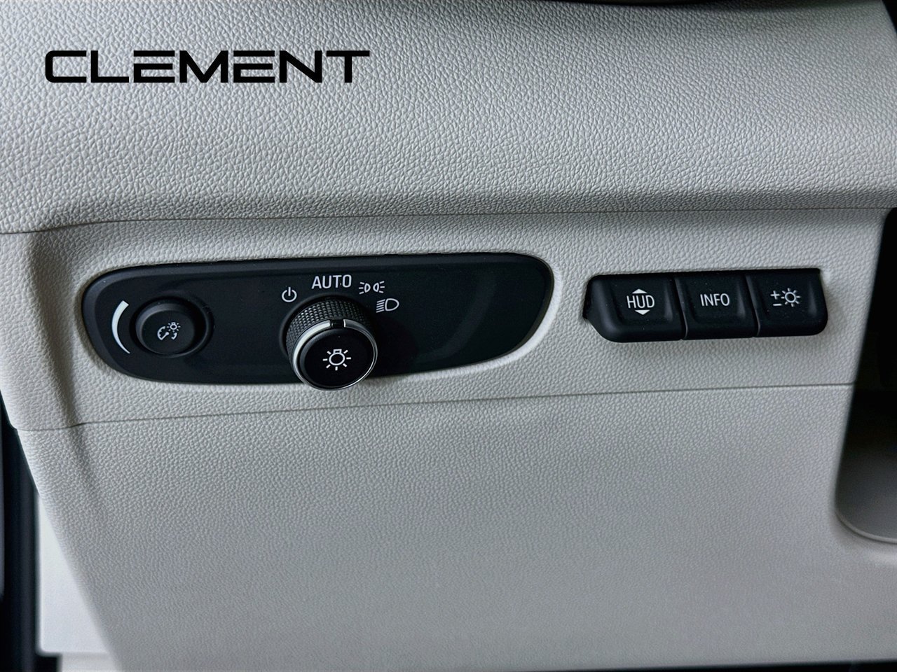 Used 2022 Buick Envision Avenir w/ Technology Package II AWD/4WD image 14