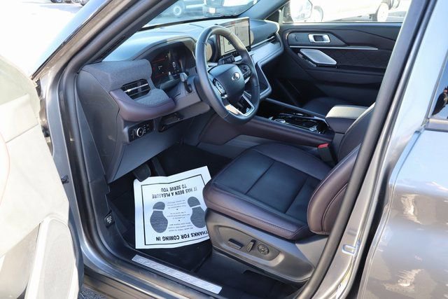 Certified 2025 Ford Explorer Platinum w/ LUX Leather Package AWD/4WD image 12