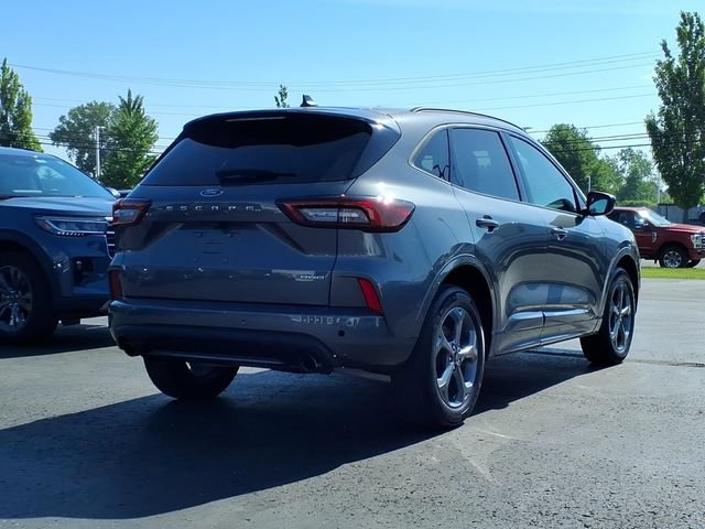 Certified 2023 Ford Escape ST-Line w/ Tech Pack #1 AWD/4WD image 4
