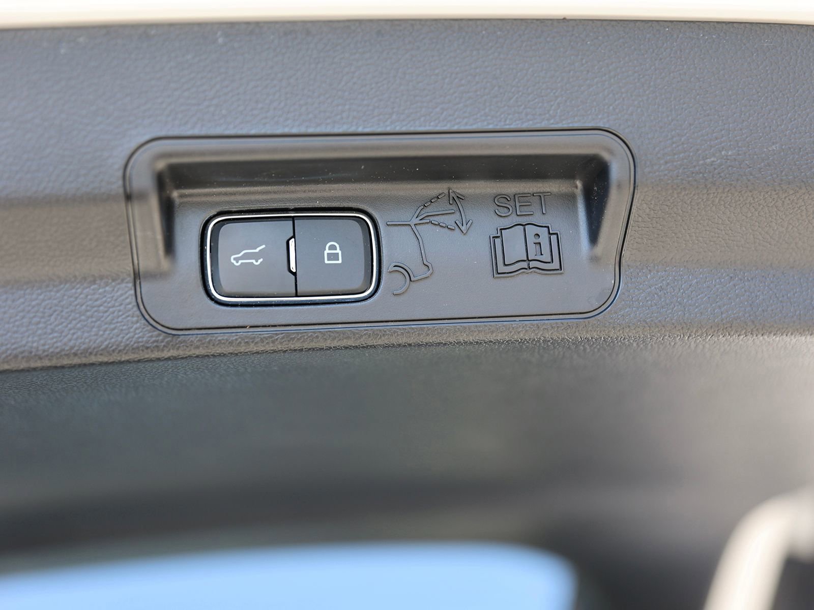 Certified 2023 Ford Explorer XLT w/ Equipment Group 202A image 15