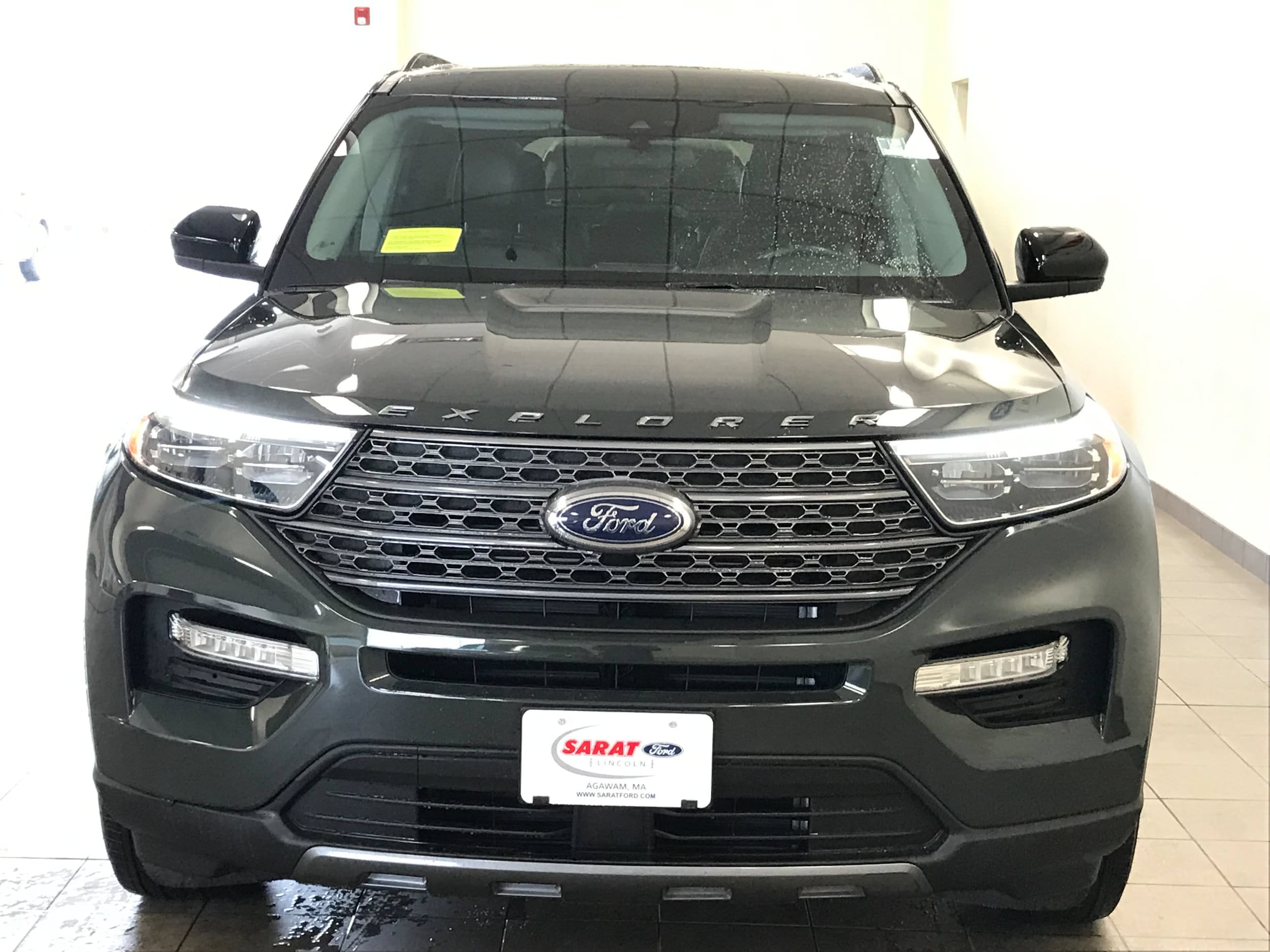 Certified 2023 Ford Explorer XLT w/ Equipment Group 202A AWD/4WD image 3