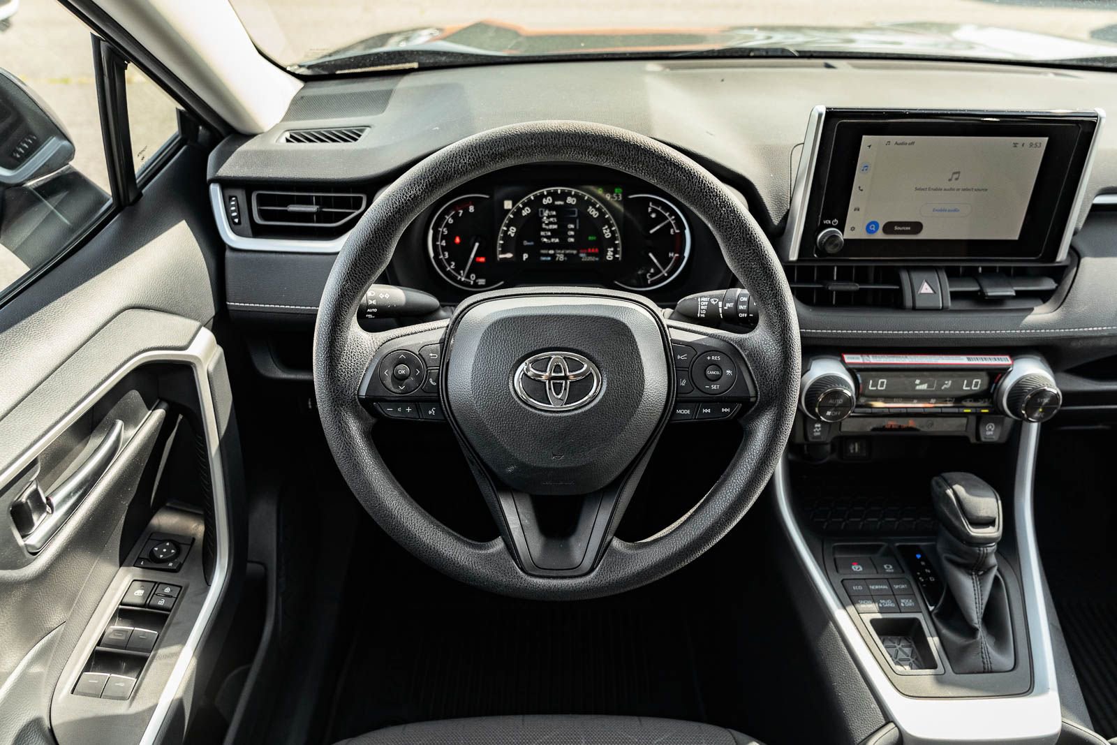 Used 2024 Toyota RAV4 XLE AWD/4WD image 24