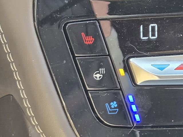 Certified 2021 Ford Explorer Platinum w/ Equipment Group 601A image 23