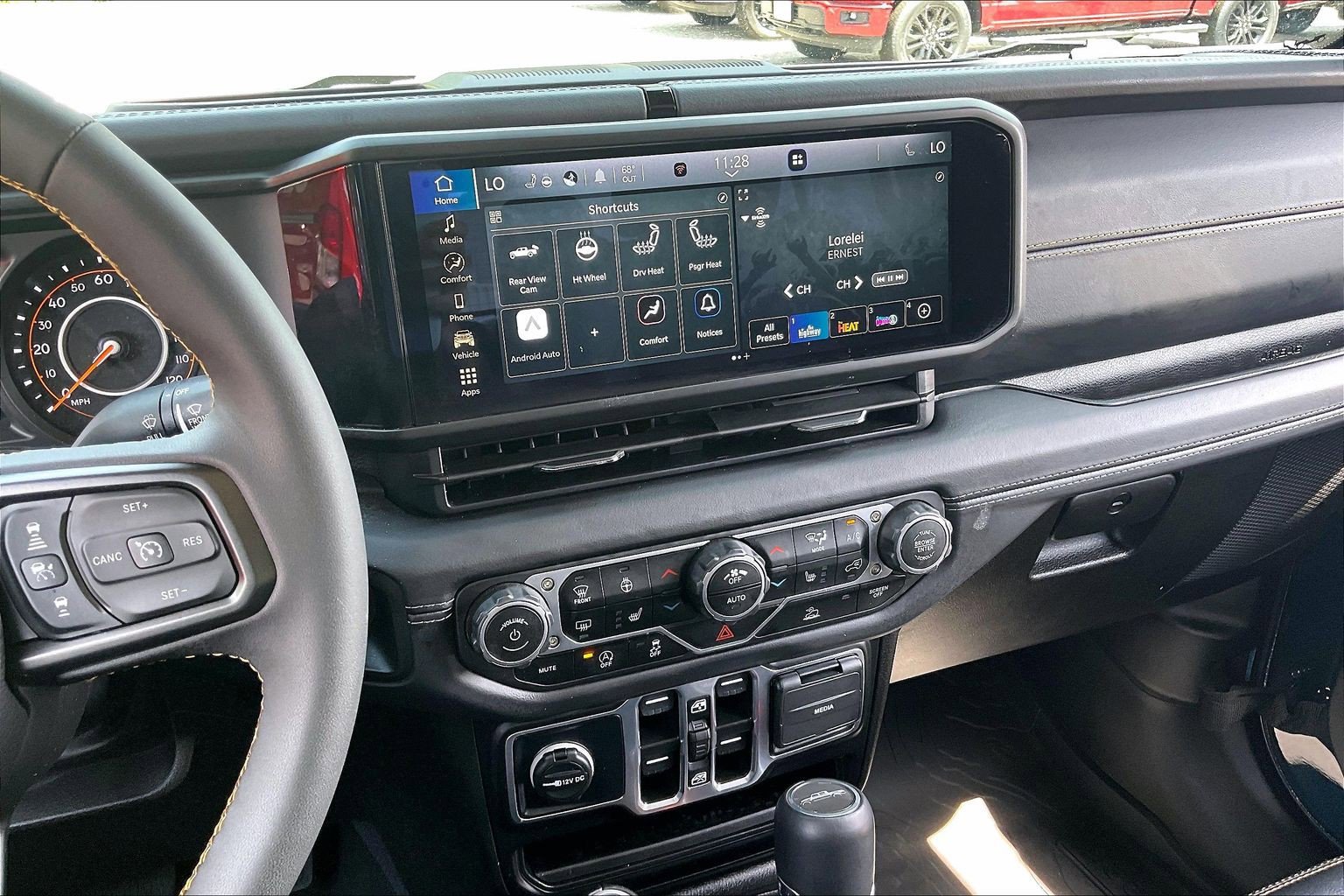 Used 2025 Jeep Gladiator Sport w/ Premium Package AWD/4WD image 6