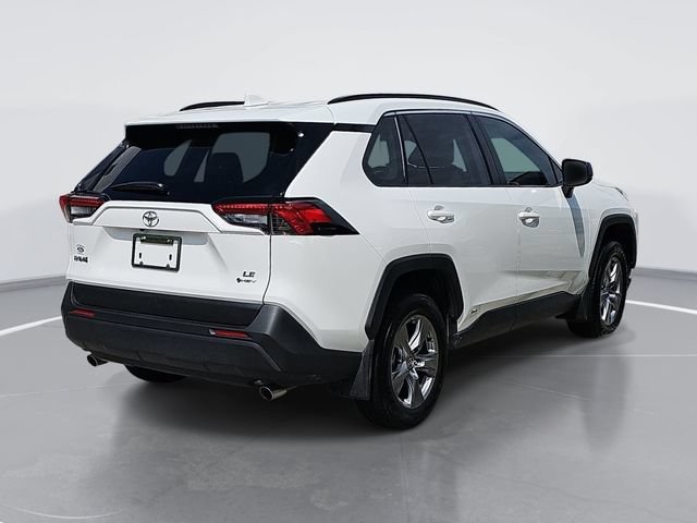 Used 2025 Toyota RAV4 LE AWD/4WD image 3