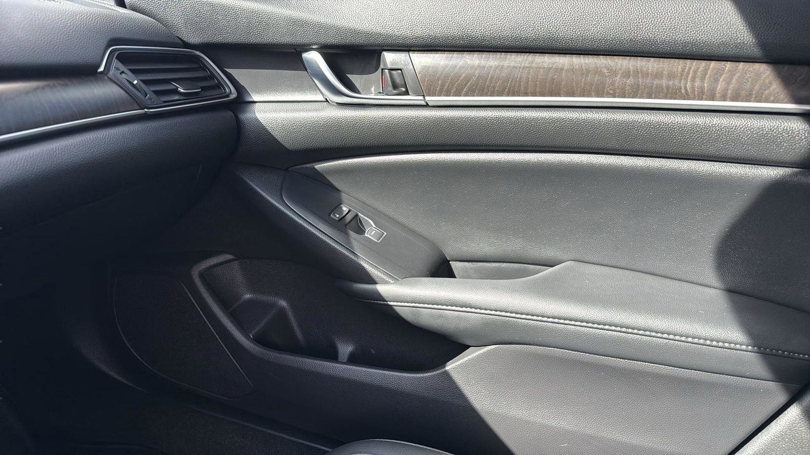 Used 2021 Honda Accord EX-L image 24