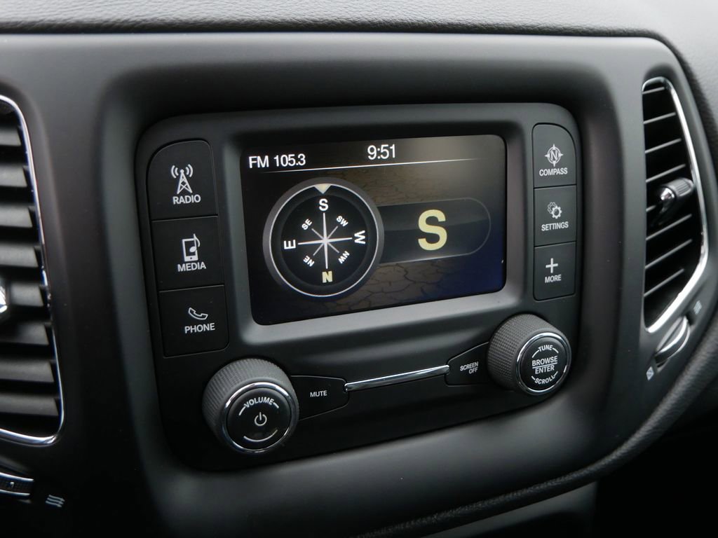 Used 2018 Jeep Compass Latitude w/ Cold Weather Group AWD/4WD image 26