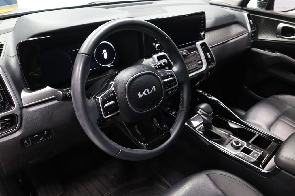 Used 2023 Kia Sorento SX image 27