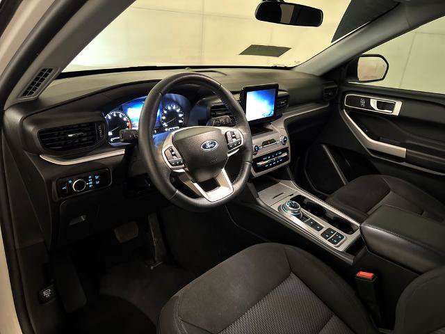 Certified 2023 Ford Explorer XLT RWD image 4