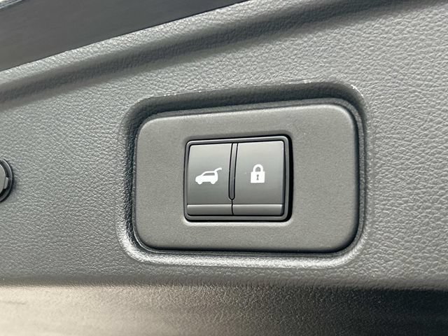 Used 2025 Nissan Pathfinder Rock Creek AWD/4WD image 24