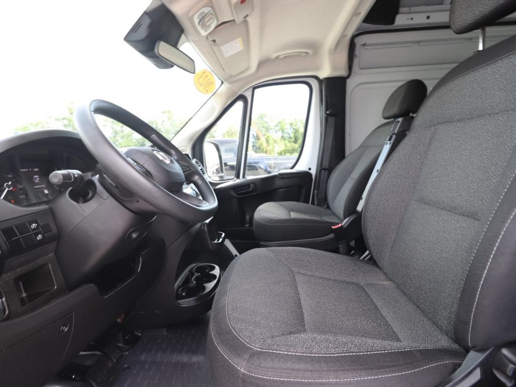 Used 2023 RAM ProMaster 2500 FWD image 2