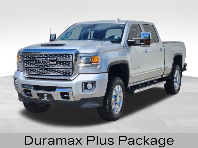 Used 2018 GMC Sierra 2500 Denali w/ Duramax Plus Package AWD/4WD image 4