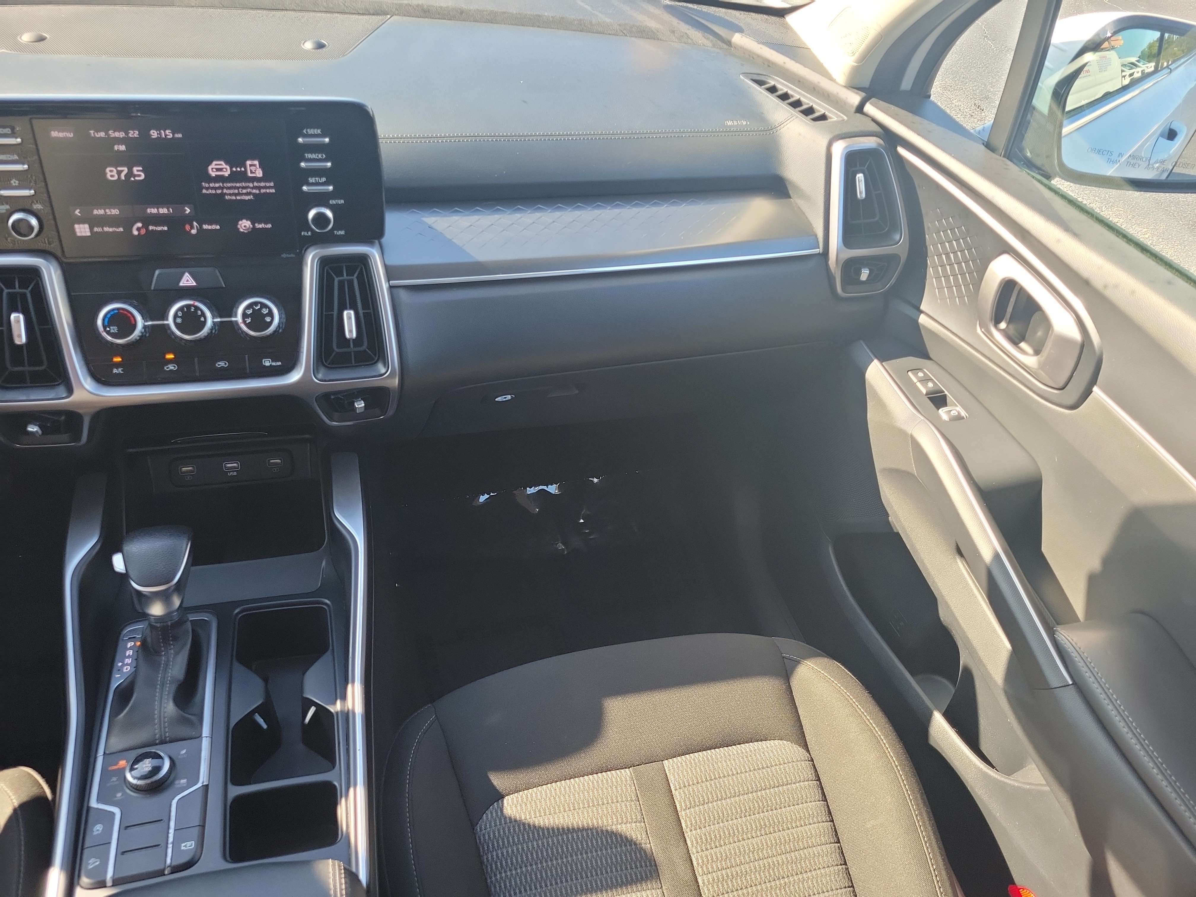 Used 2023 Kia Sorento LX AWD/4WD image 17
