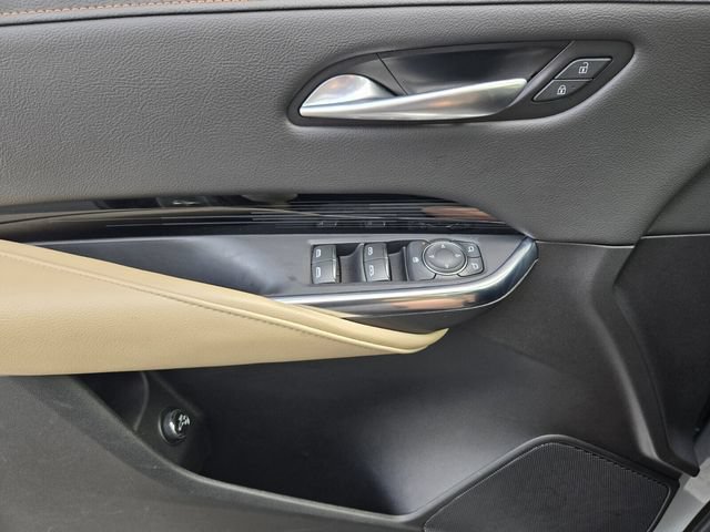 Used 2024 Cadillac XT4 Luxury w/ Cold Weather Package FWD image 33