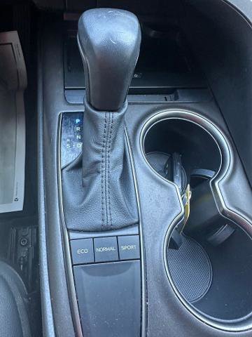 Used 2023 Toyota Camry SE w/ Audio Upgrade Package image 14