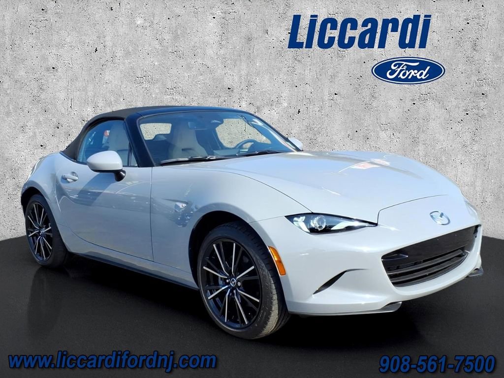 Used 2025 MAZDA MX-5 Miata Grand Touring image 1