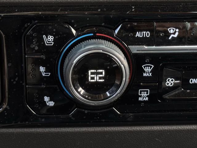 Used 2024 Chevrolet Silverado 2500 ZR2 w/ Technology Package image 18