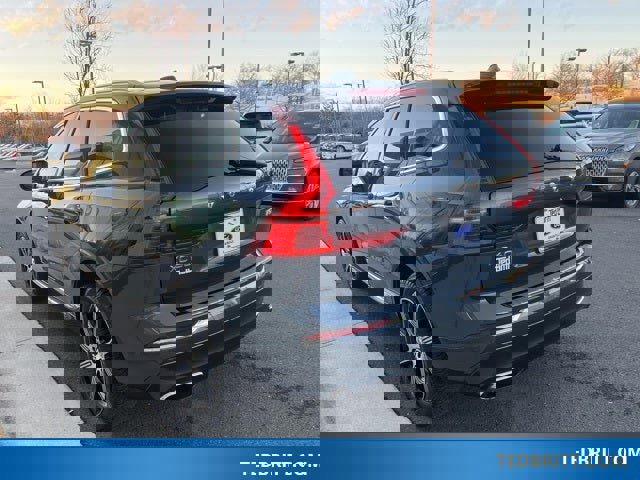 Used 2021 Volvo XC60 T5 Inscription w/ Advanced Package image 6