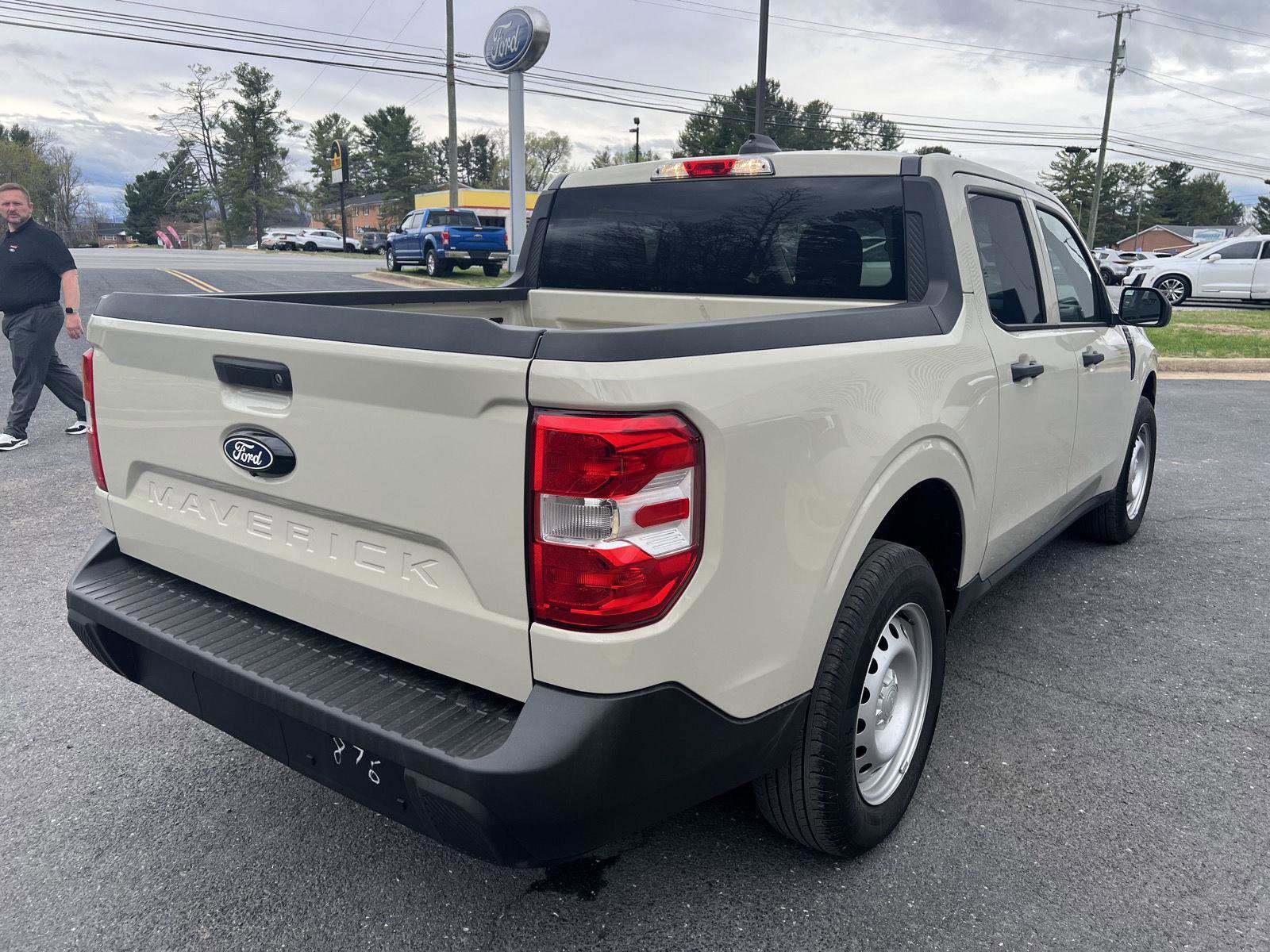 Certified 2025 Ford Maverick XL w/ Equipment Group 101A AWD/4WD image 5