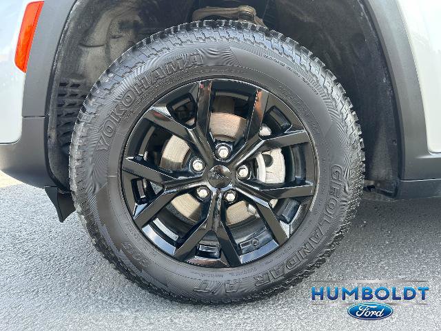 Used 2024 Jeep Grand Cherokee Altitude AWD/4WD image 10