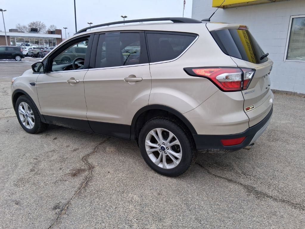 Certified 2018 Ford Escape SE image 5