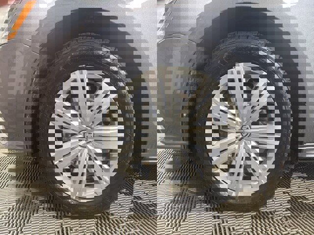 Used 2017 Volkswagen Jetta S image 9