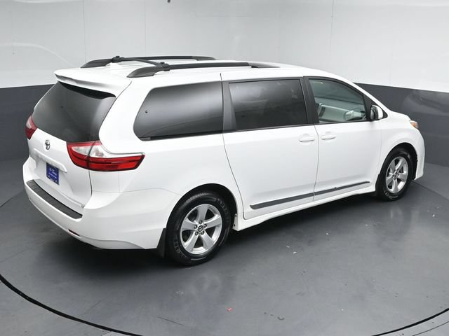 Used 2018 Toyota Sienna LE FWD image 47