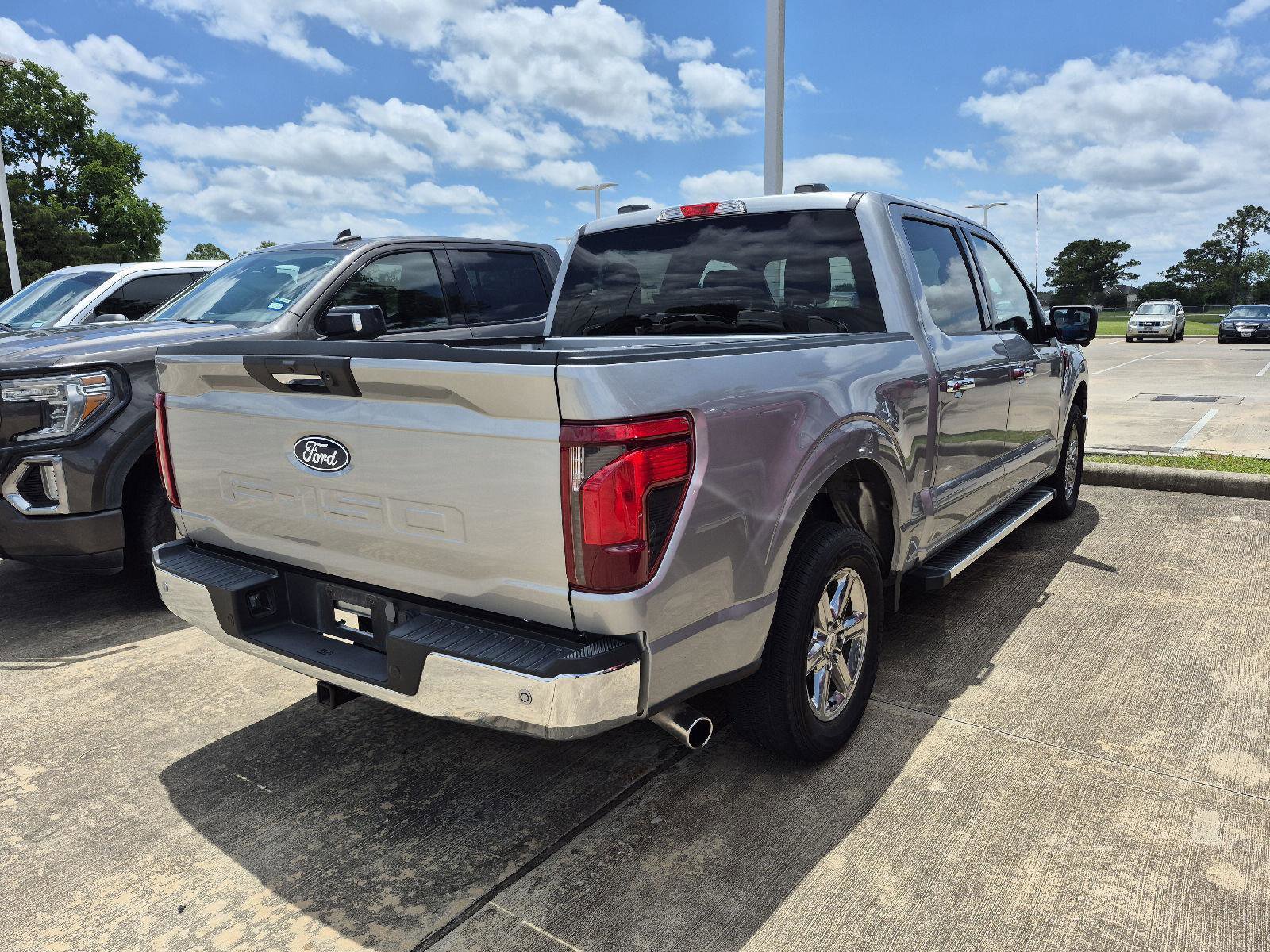 Certified 2024 Ford F150 XLT w/ Mobile Office Package RWD image 3