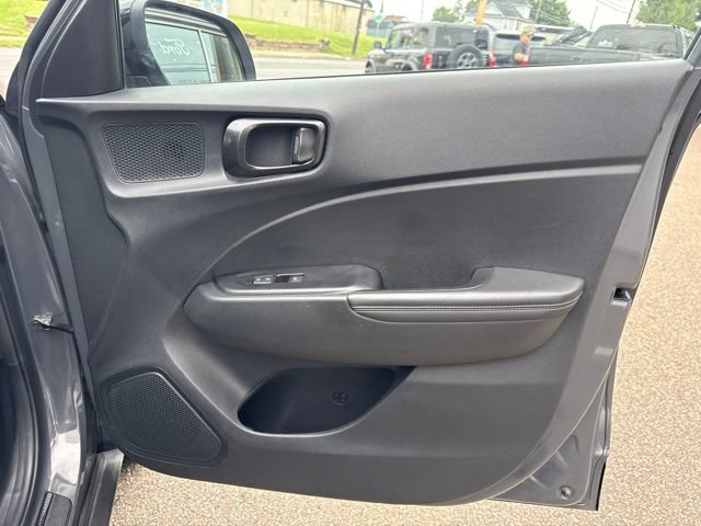 Used 2024 Hyundai Venue Limited FWD image 27