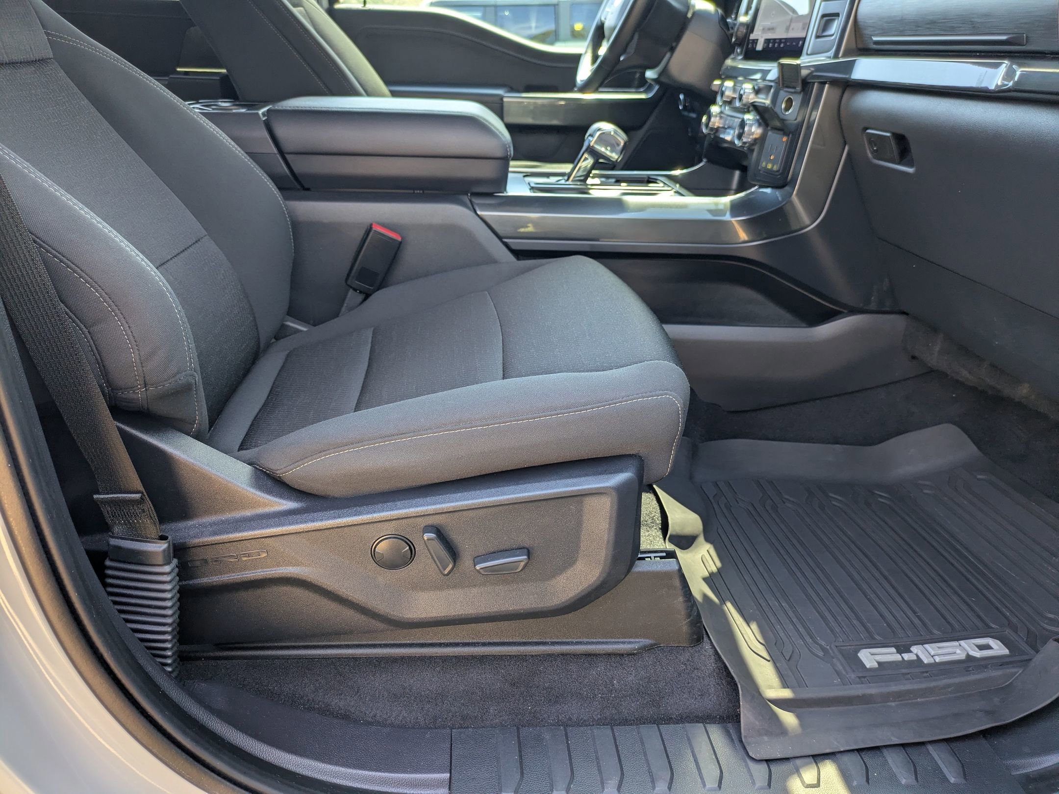 Certified 2023 Ford F150 XLT w/ Equipment Group 302A High image 38