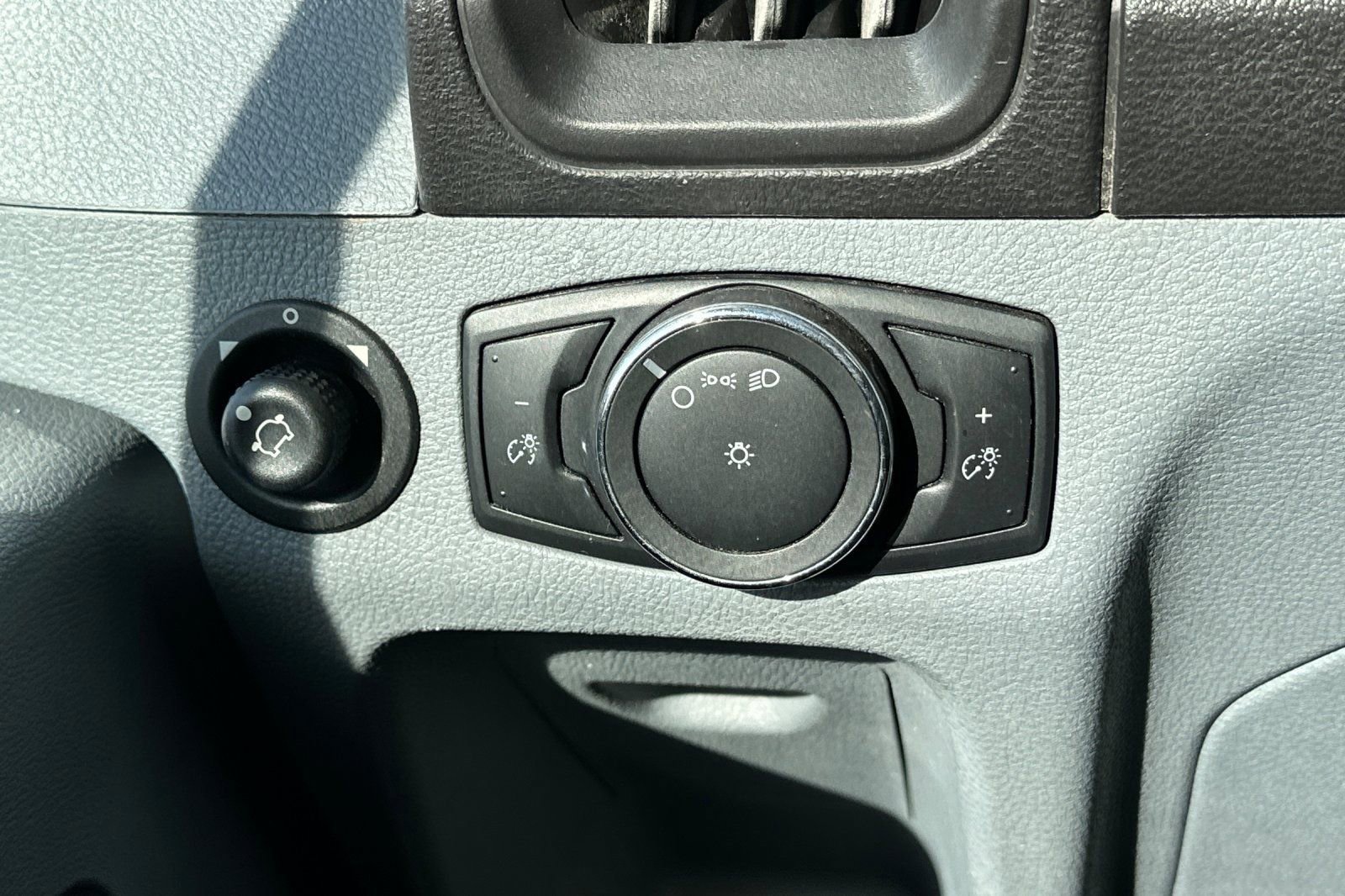 Certified 2019 Ford Transit 350 148 Medium Roof image 27