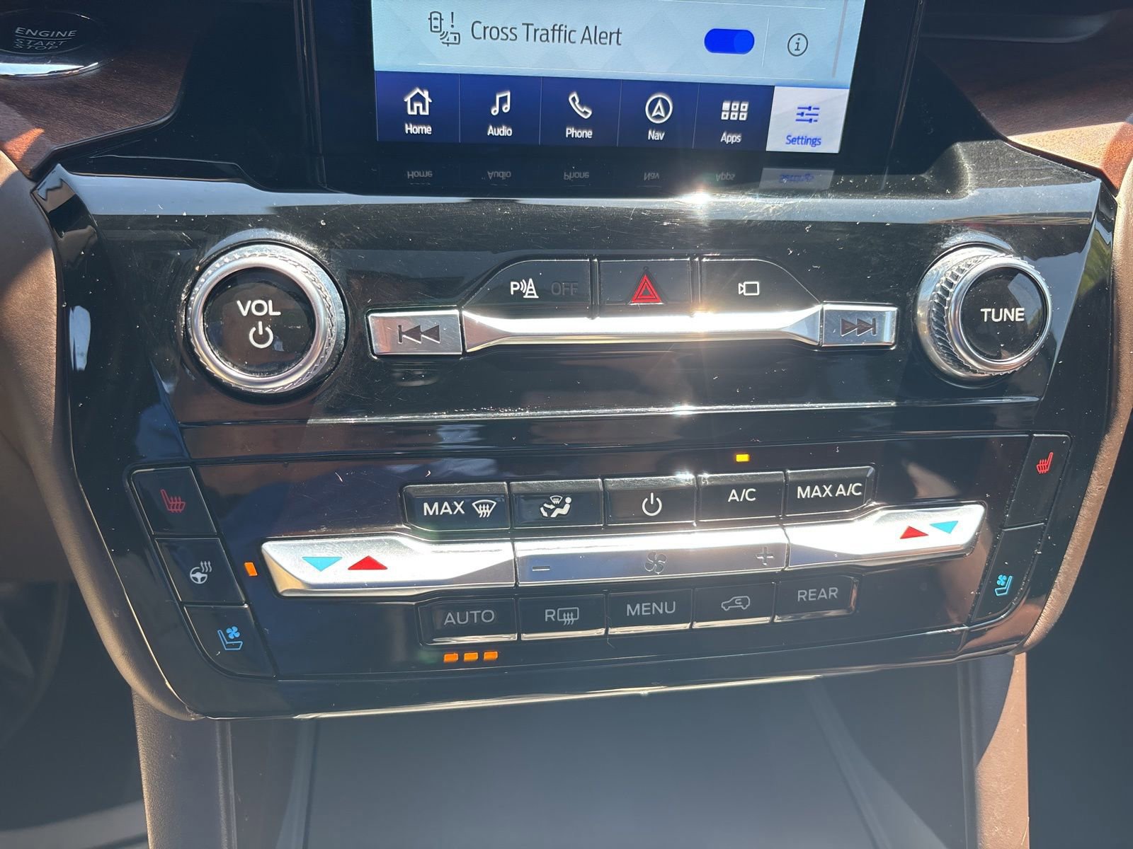 Certified 2022 Ford Explorer King Ranch w/ Premium Technology Package image 22