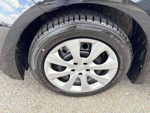 Used 2022 Toyota Corolla LE image 7