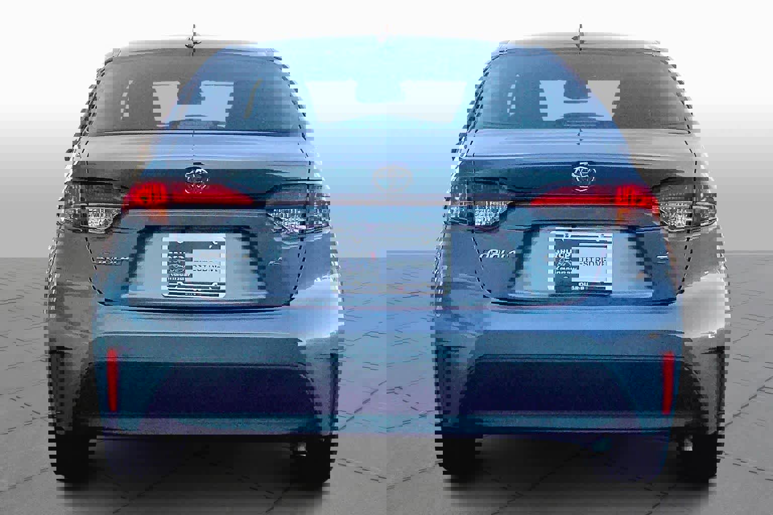 Used 2024 Toyota Corolla LE image 3